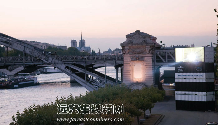 集裝箱建筑:巴黎集裝箱移動(dòng)燈塔外觀(guān)